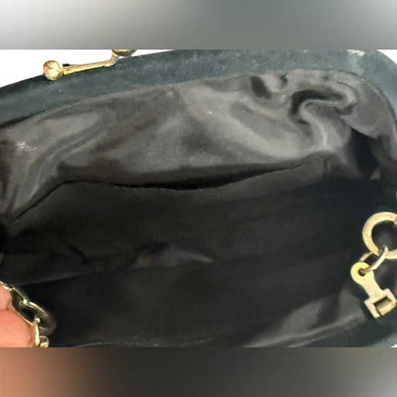 Red Leather Rockabilly Punk Retro Doctor-Style Chain Accent Handbag - Picture 9 of 13